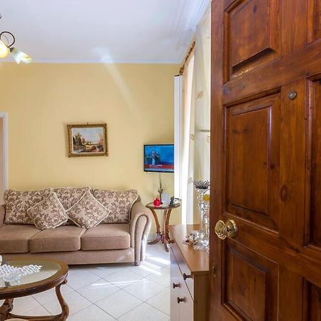 Ria'S Apartment In Corfu Town Экстерьер фото