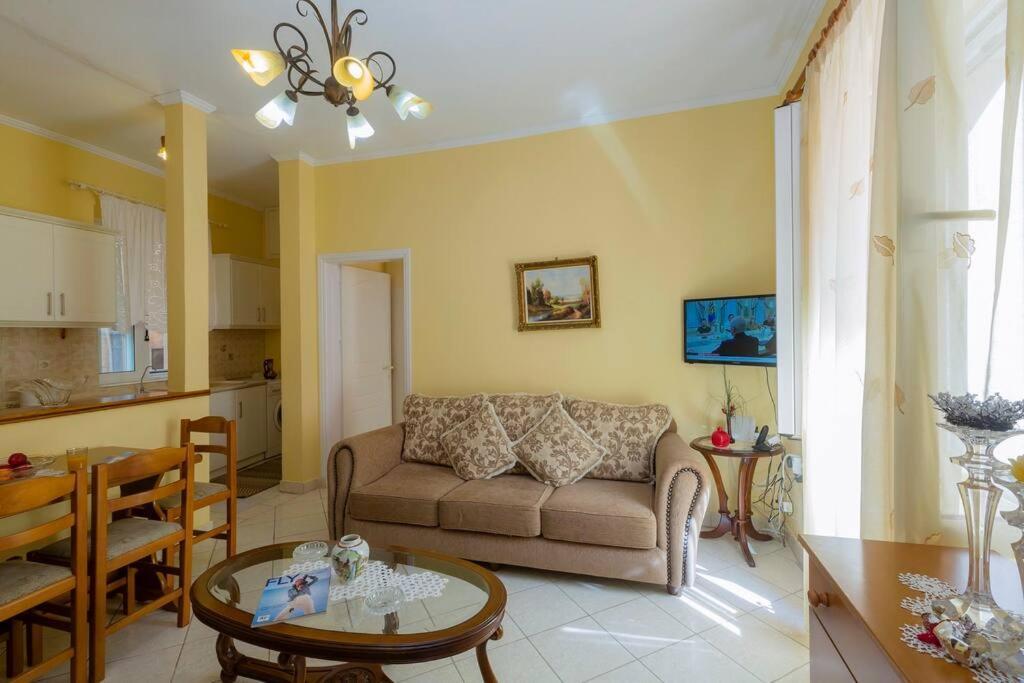 Ria'S Apartment In Corfu Town Экстерьер фото