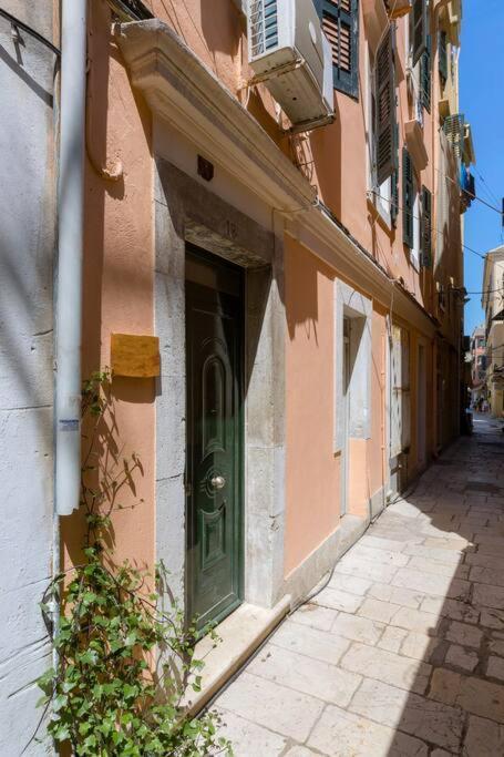 Ria'S Apartment In Corfu Town Экстерьер фото