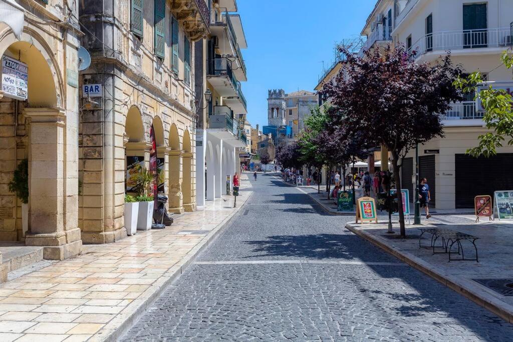 Ria'S Apartment In Corfu Town Экстерьер фото