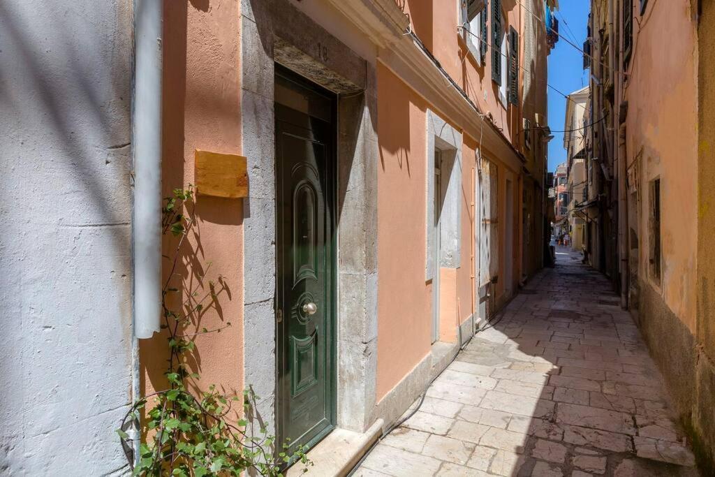 Ria'S Apartment In Corfu Town Экстерьер фото