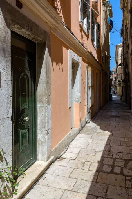 Ria'S Apartment In Corfu Town Экстерьер фото